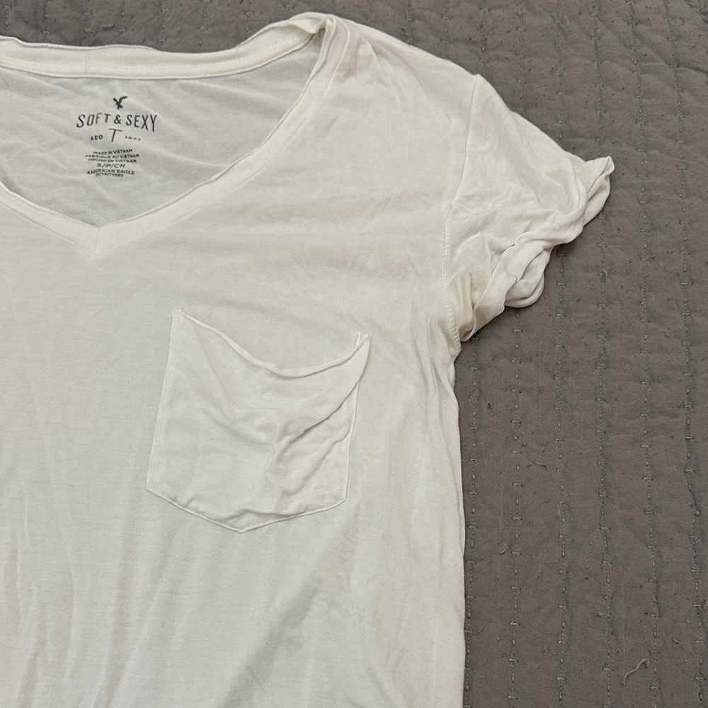 American Eagle Outfitters White Short Sleeve Tee - Picture 3 of 3